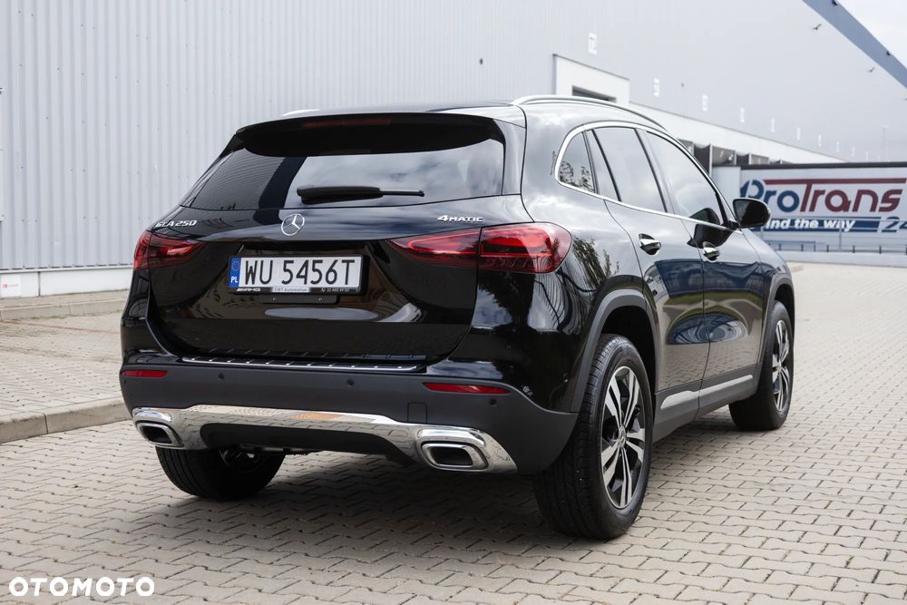 Mercedes-Benz GLA - 3