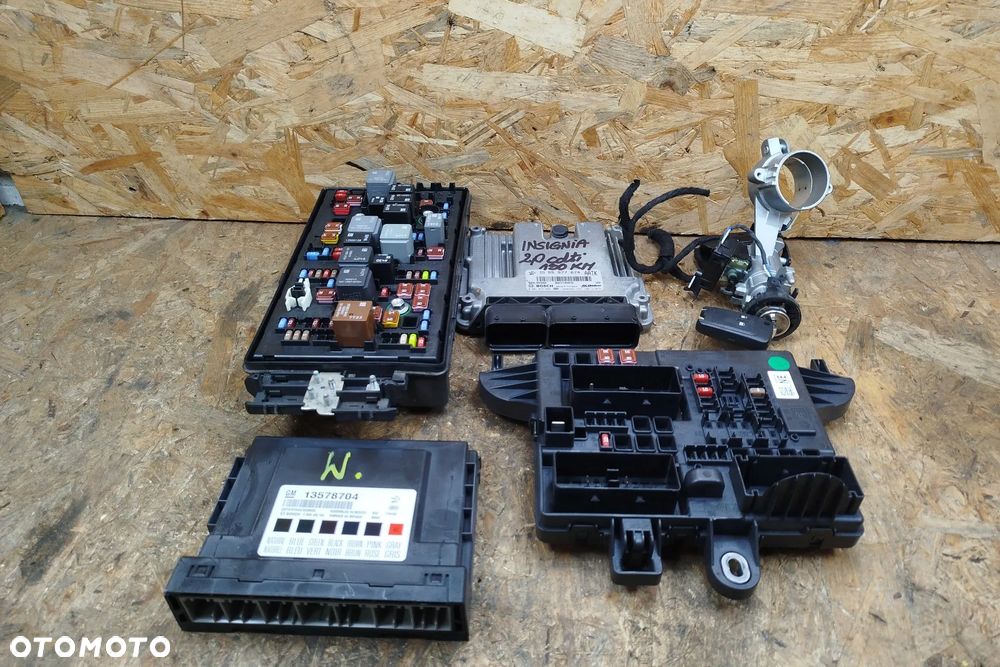 zestaw startowy KOMPUTER BOSCH 0281017452 / 55557674 do OPEL isnignia A 2.0 CDTI komplet z foto + licznik UK