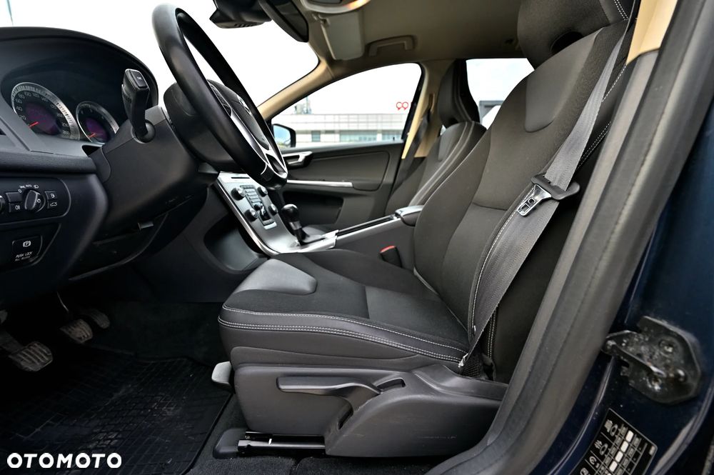 Volvo XC 60 D4 Momentum - 15