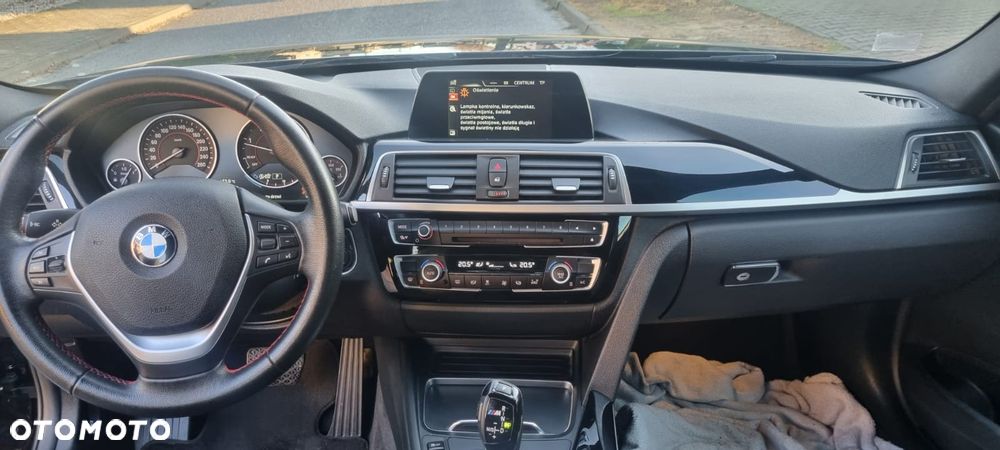 BMW Seria 3 320d xDrive Sport Line - 11