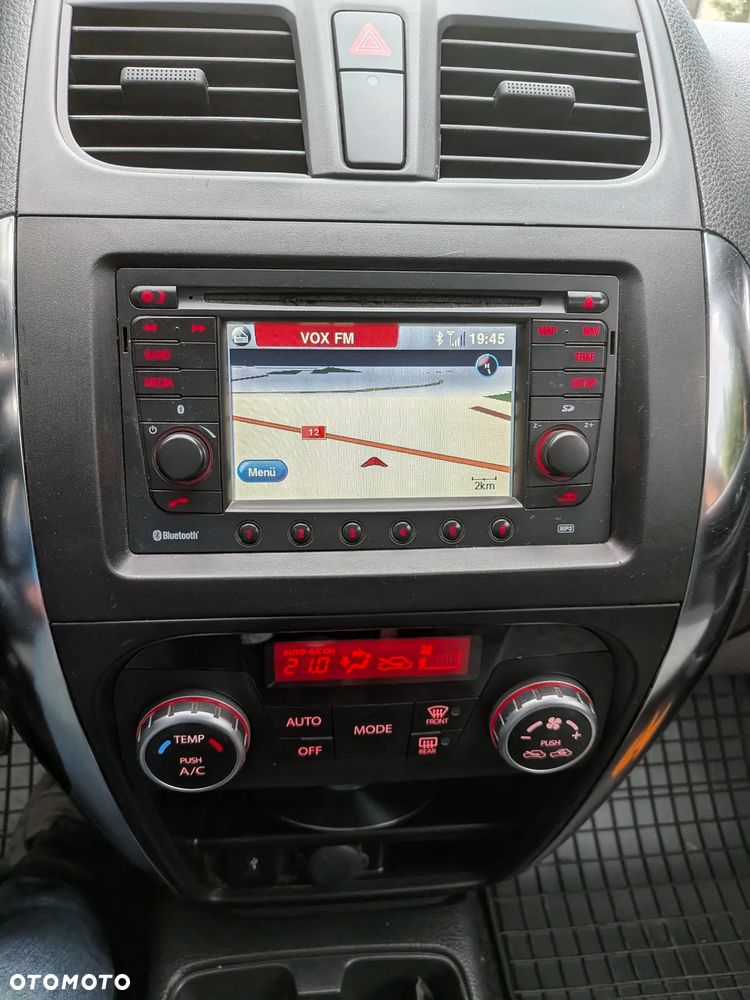 Suzuki SX4 1.6 VVT 4x4 Comfort - 4