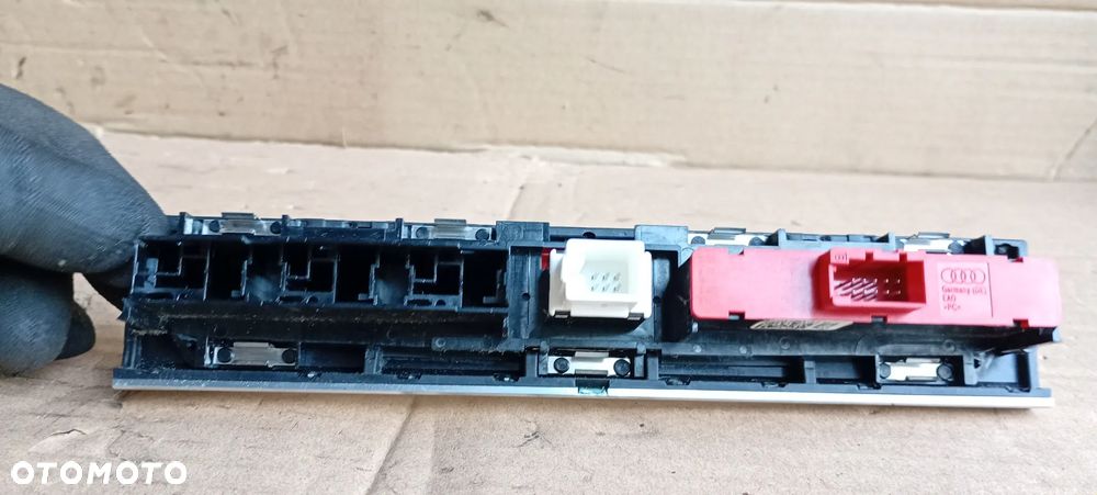 Moduł panel przycisk awaryjnych Audi A3 8P Lift 8P0927137CG - 5