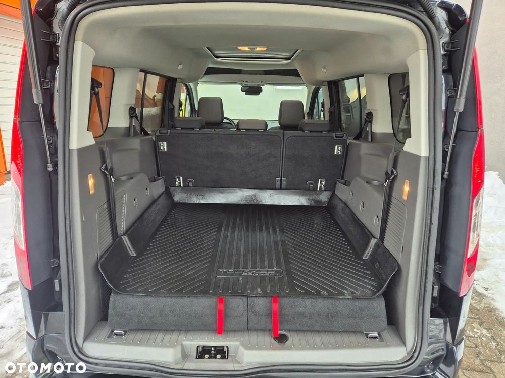 Ford Tourneo Connect Grand - 13