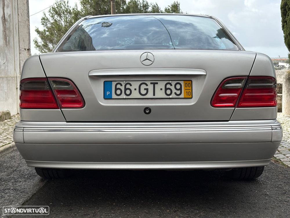 Mercedes-Benz E 240 Classic - 14