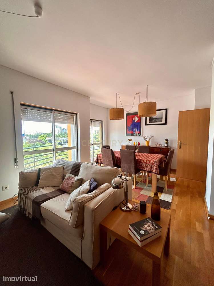Apartamento T2 · 110 m² · Laranjeiras | Arrendamento | Mobilado | Gara - Grande imagem: 2/24