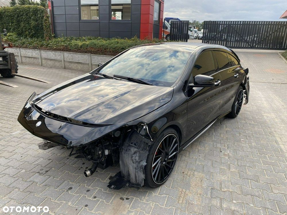 Mercedes-Benz CLA 180 7G-DCT - 4