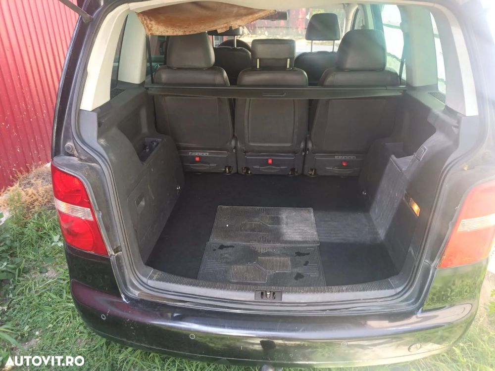 Volkswagen Touran - 7