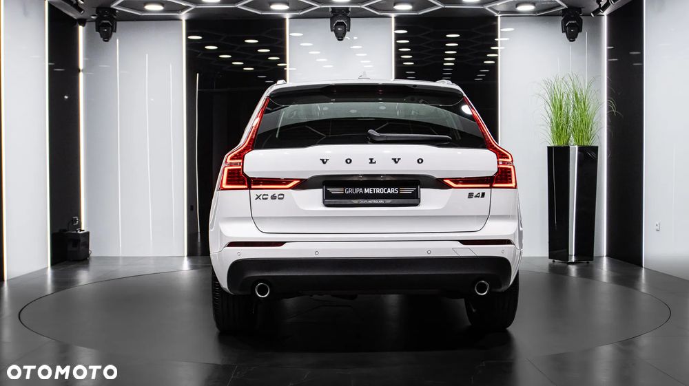 Volvo XC 60 B4 D AWD Momentum Pro - 6