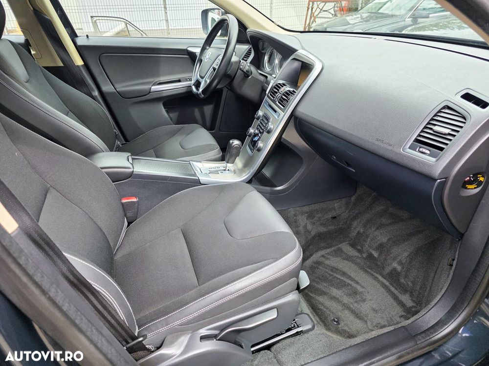 Volvo XC 60 D4 Geartronic Momentum - 15