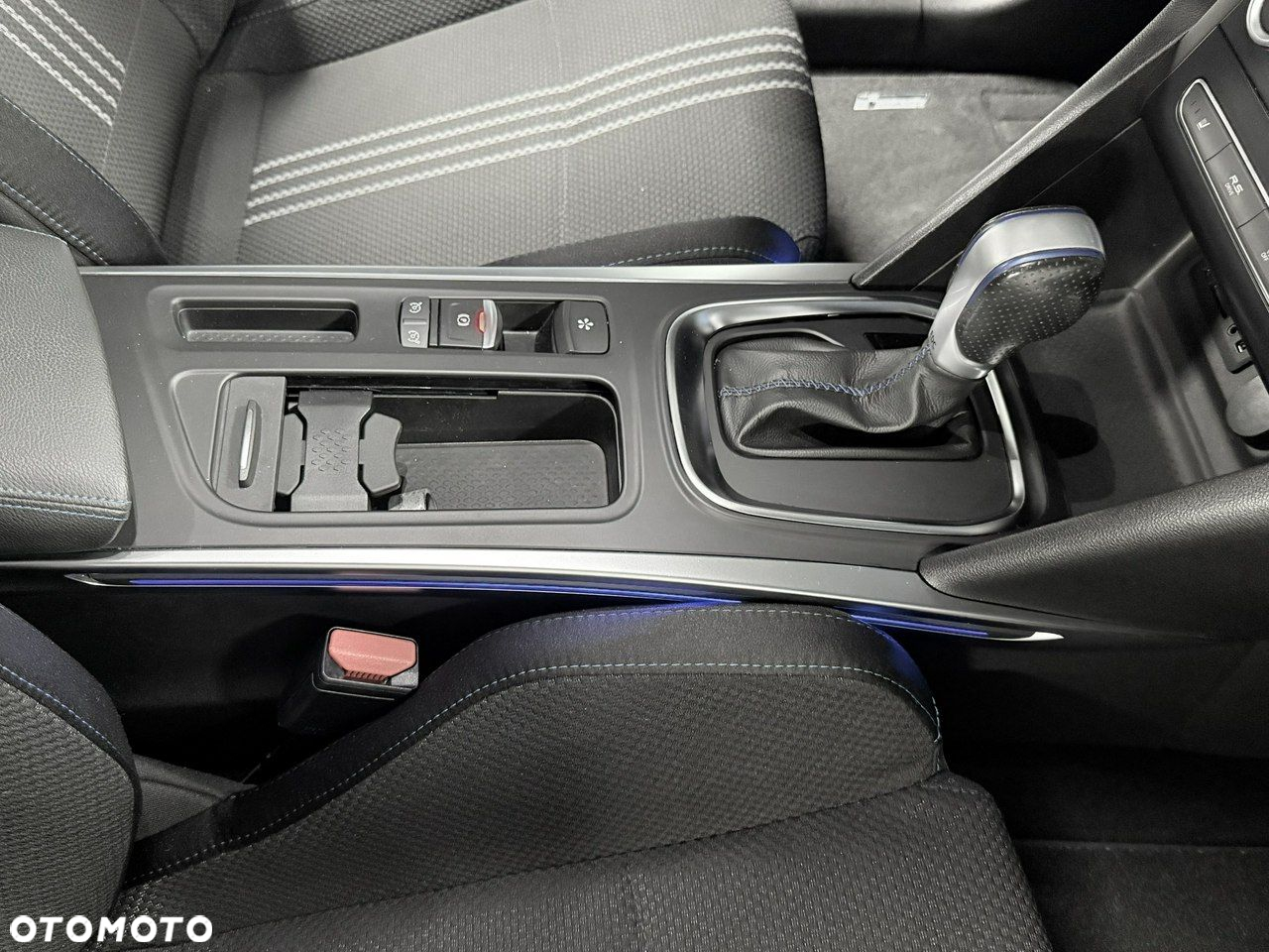 Renault Megane ENERGY TCe 205 EDC GT - 33