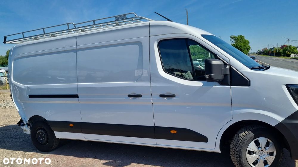 Nissan INTERSTAR - 12
