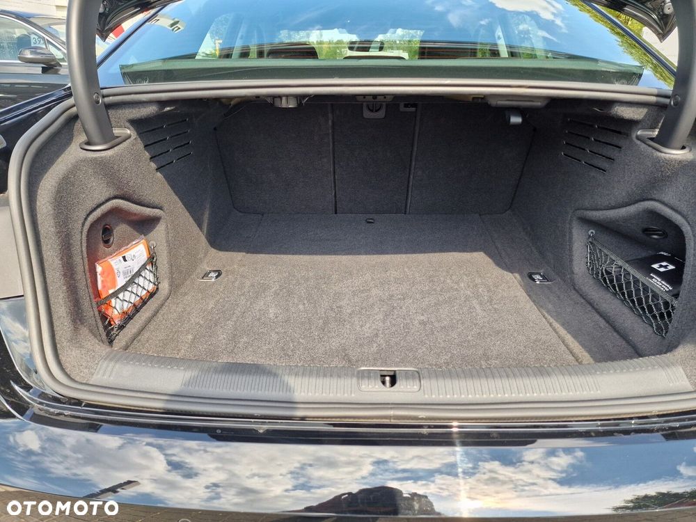 Audi A4 Limousine - 13