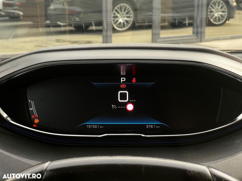 Peugeot 3008 1.2 PureTech 130 EAT8 Allure Pack - 18