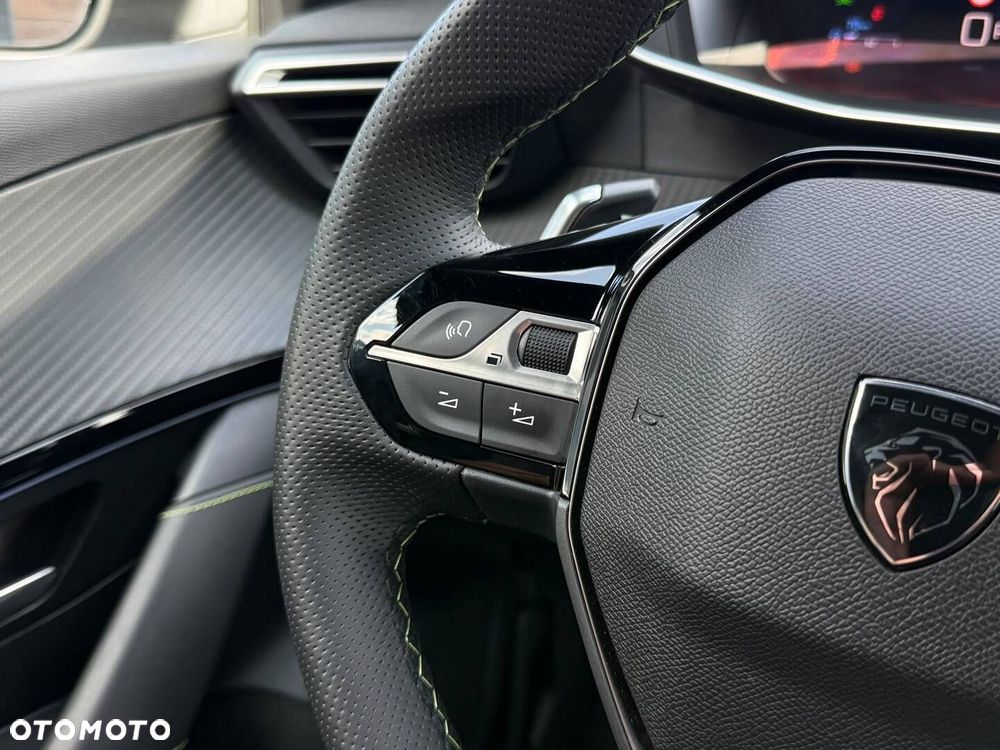 Peugeot 208 - 24