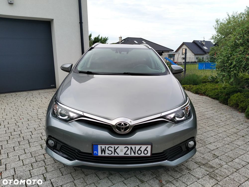 Toyota Auris 1.6 Selection - 3
