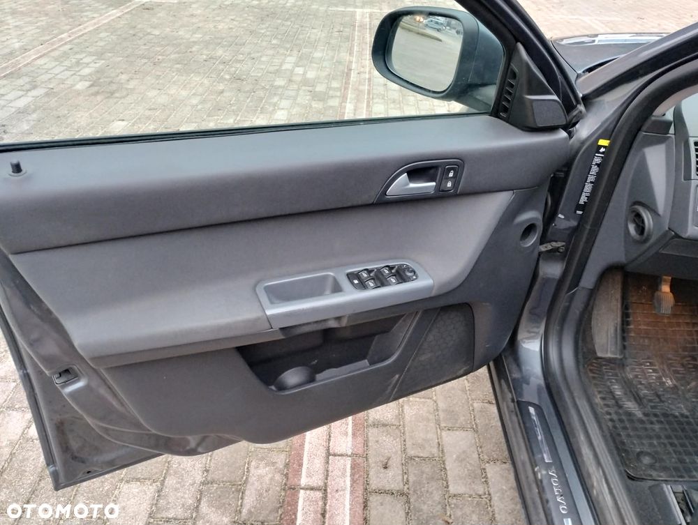 Volvo V50 1.6D DPF DRIVe - 22