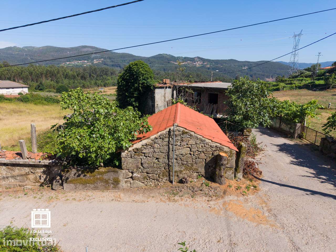 Quinta para restaurar em Macieira de Cambra - Exclusivo - Grande imagem: 3/20