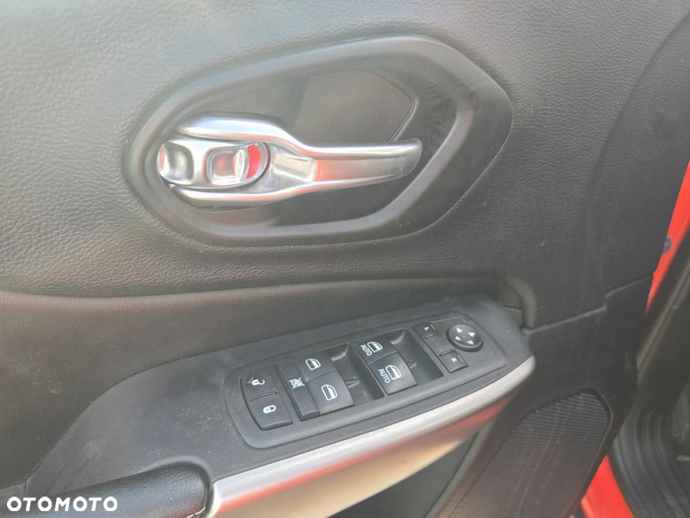 Jeep Cherokee 3.2 V6 Pentastar Active Drive Lock Autom Trailhawk - 24