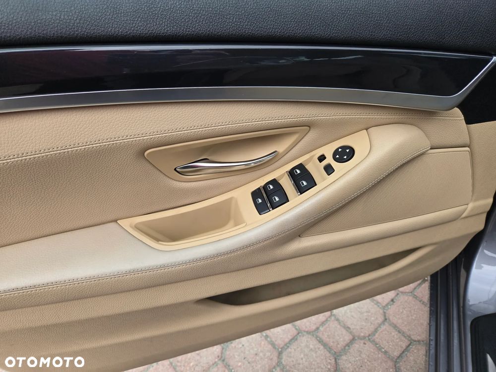 BMW Seria 5 520d Luxury Line - 24