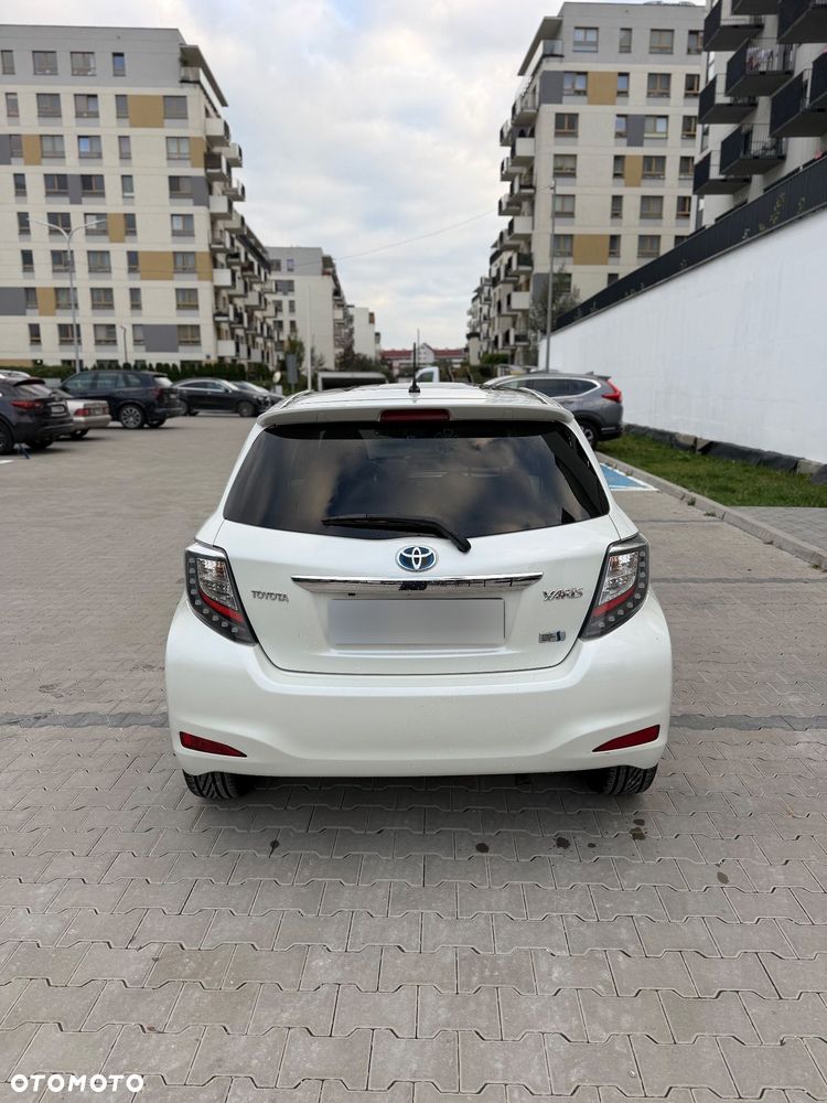 Toyota Yaris 2013 photo 2