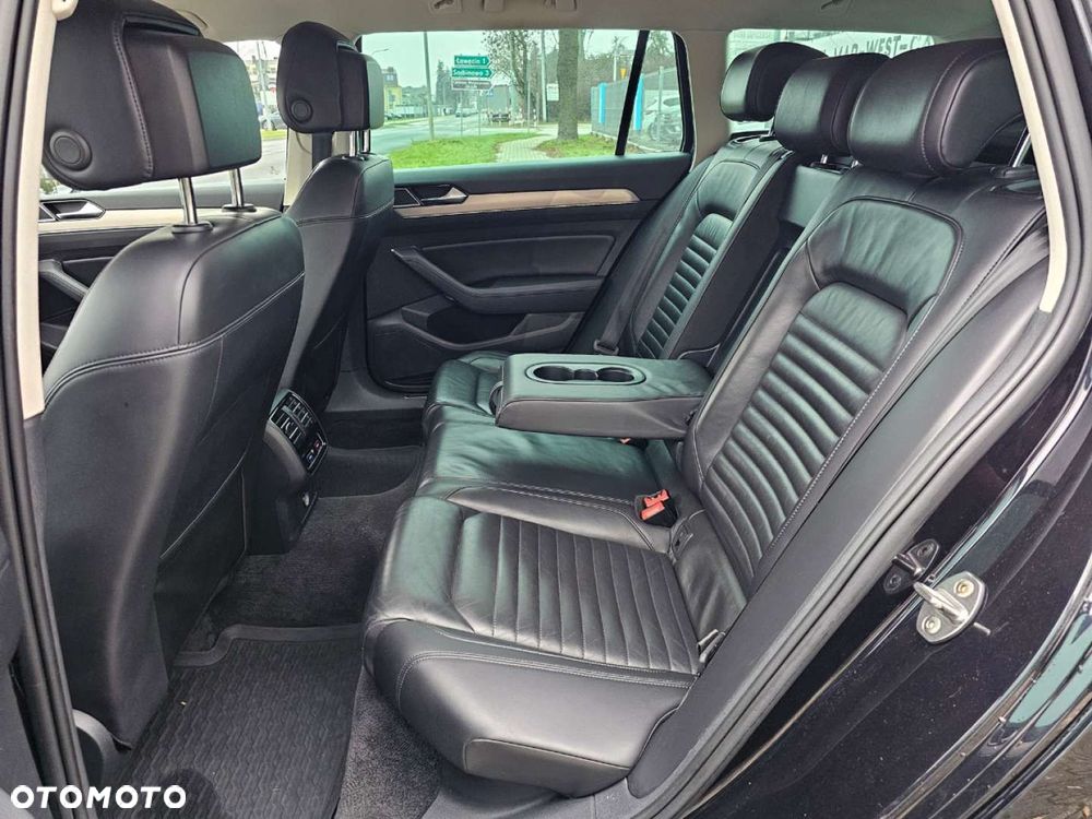 Volkswagen Passat - 19