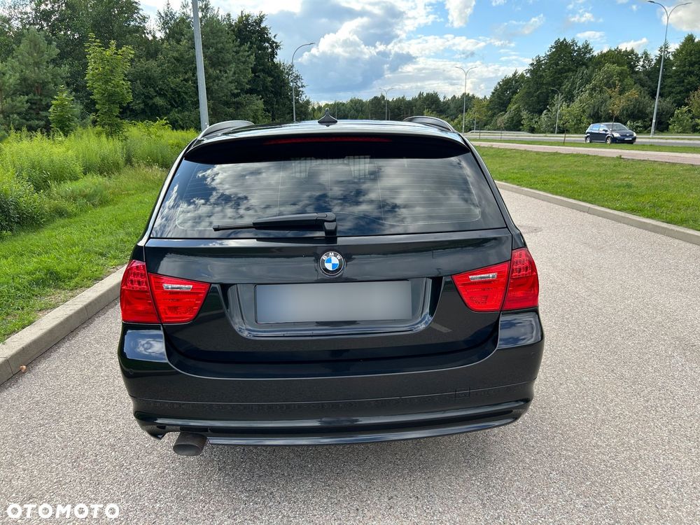 BMW Seria 3 318d - 4