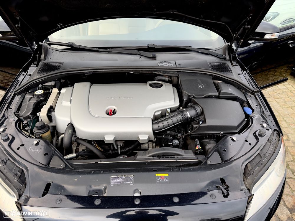 Volvo V70 2.4 D5 Momentum - 28