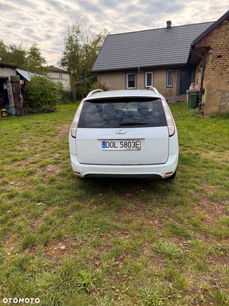 Ford Focus Turnier 1.6 16V Titanium - 4