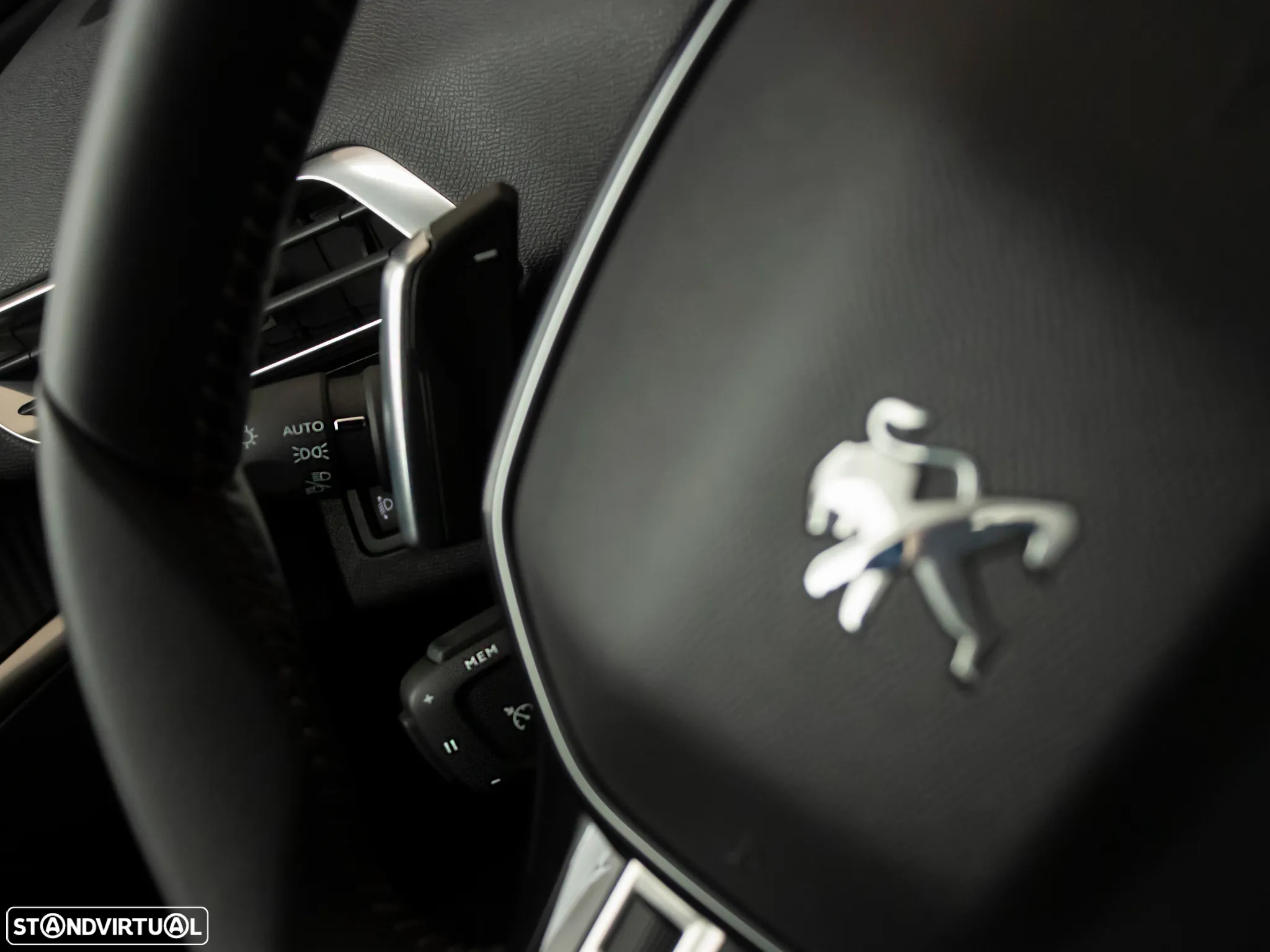 Peugeot 5008 1.2 PureTech Allure EAT8 - 24