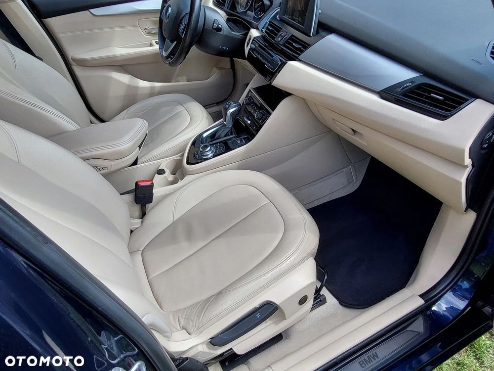 BMW Seria 2 218i - 14