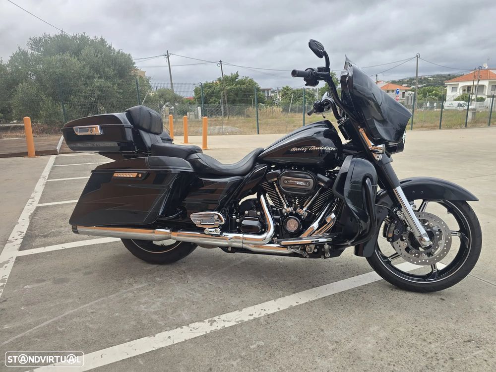 Harley-Davidson FLHXS Street Glide 114 CVO - 3