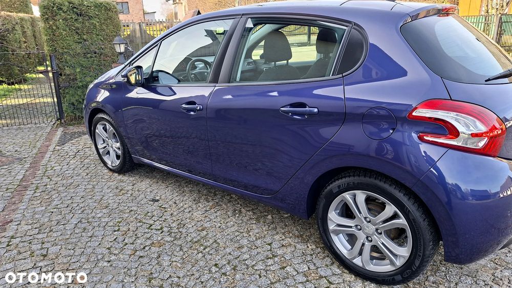 Peugeot 208 1.2 PureTech Allure - 13