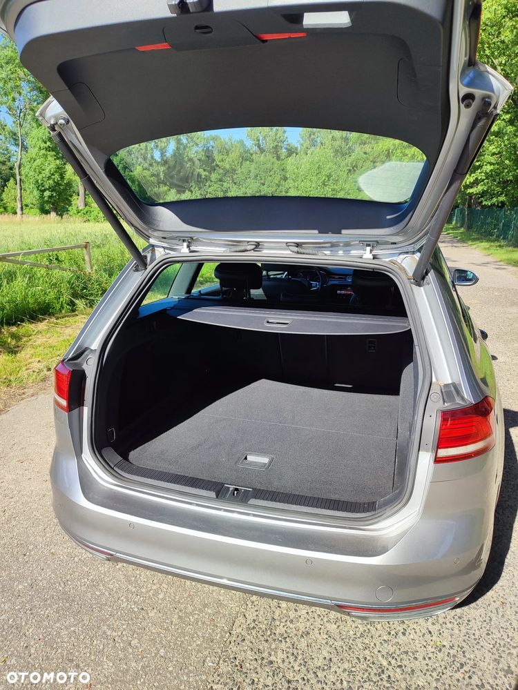Volkswagen Passat 2.0 TDI SCR DSG Comfortline - 16