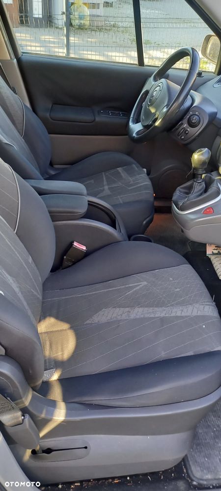 Renault Scenic 2.0 16V Luxe Dynamique - 12