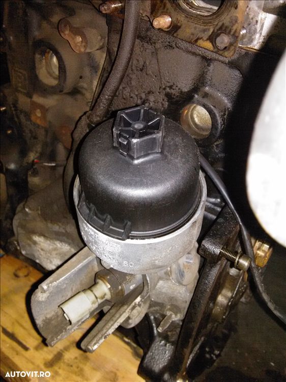 carcasa filtru ulei peugeot 307 1.6b an fabr. 2005 - 1