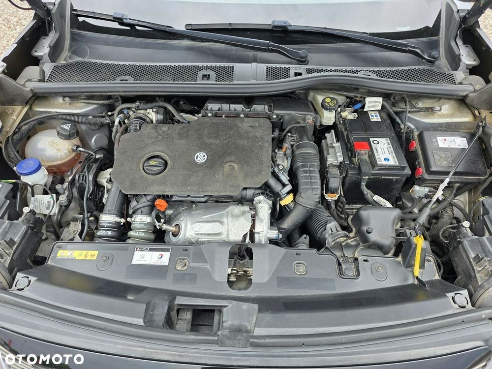 Peugeot 2008 1.5 BlueHDi Allure S&S EAT8 - 28