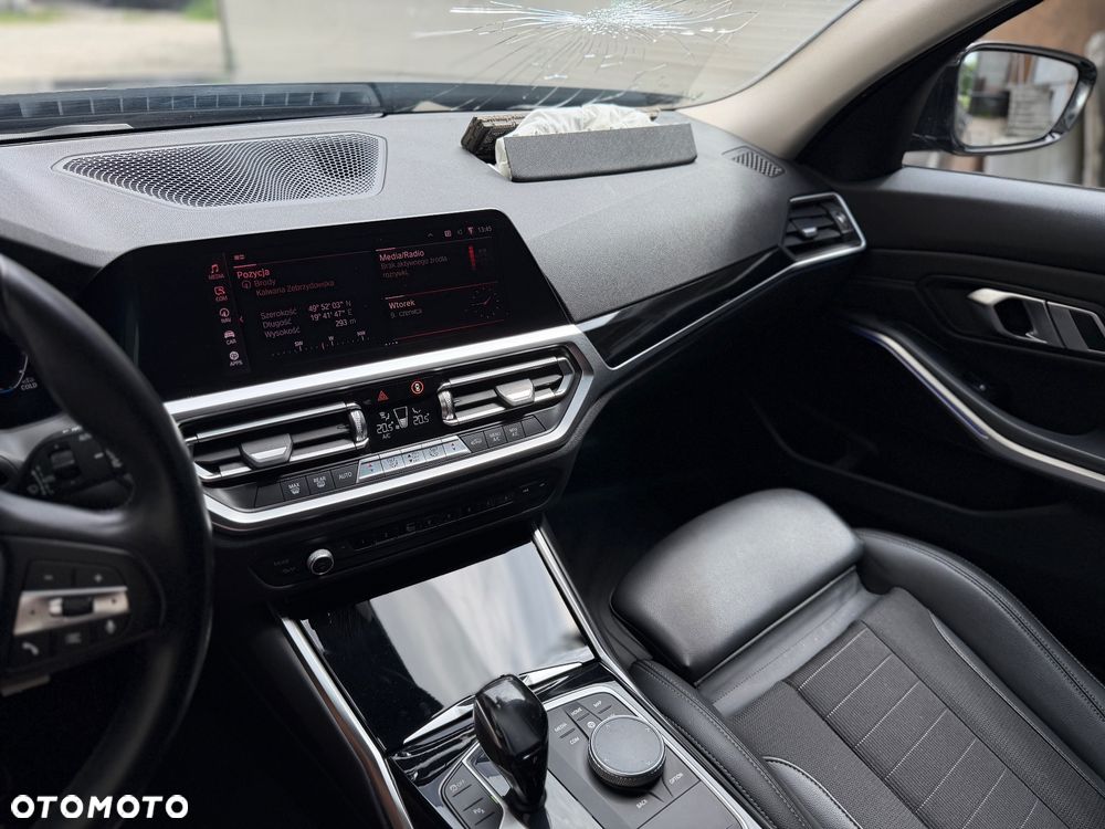 BMW Seria 3 320d xDrive - 33
