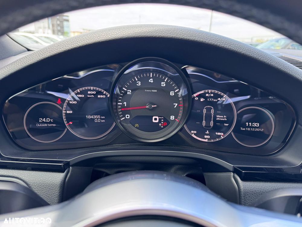Porsche Cayenne Tiptronic S - 27