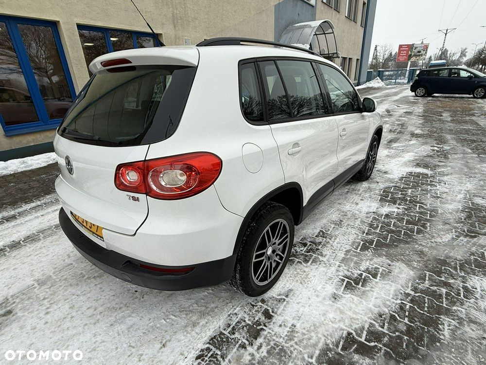 Volkswagen Tiguan - 4