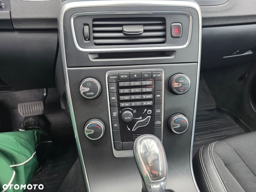 Volvo V60 D3 Momentum - 18