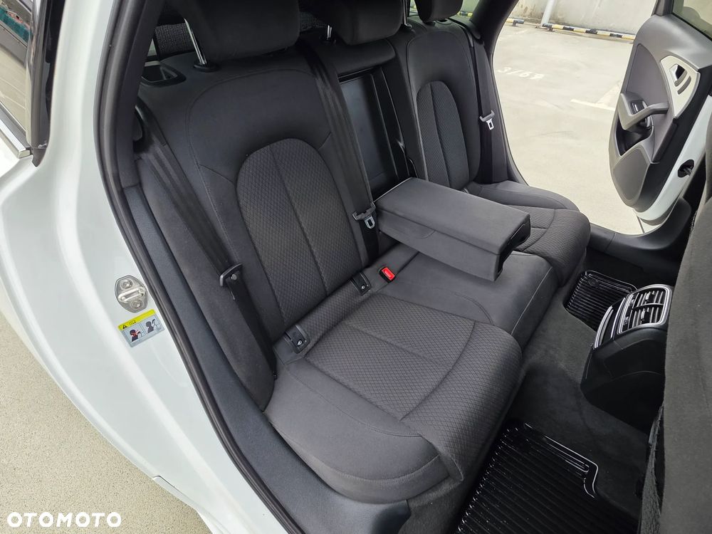 Audi A6 Avant 2.0 TDI Ultra DPF S tronic - 20
