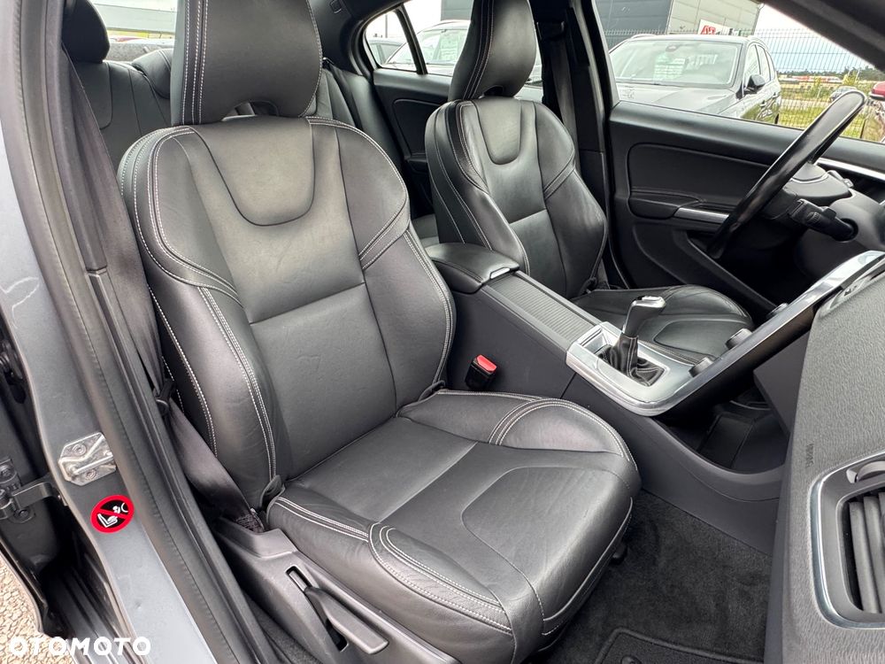 Volvo S60 D2 Kinetic - 28