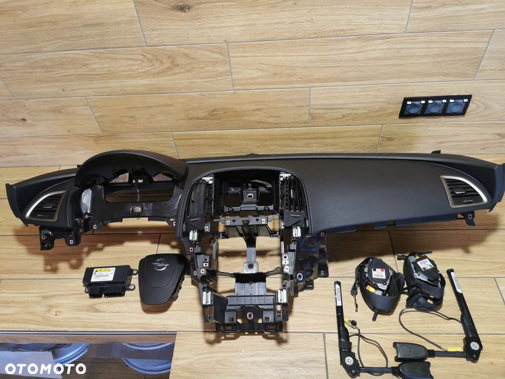 Konsola Opel Astra J Deska Rozdzielcza Pasy Airbag Oryginał Europa