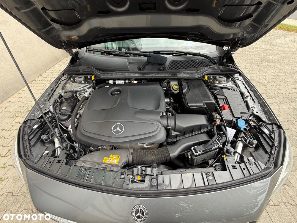 Mercedes-Benz GLA 180 7G-DCT Peak Edition - 37
