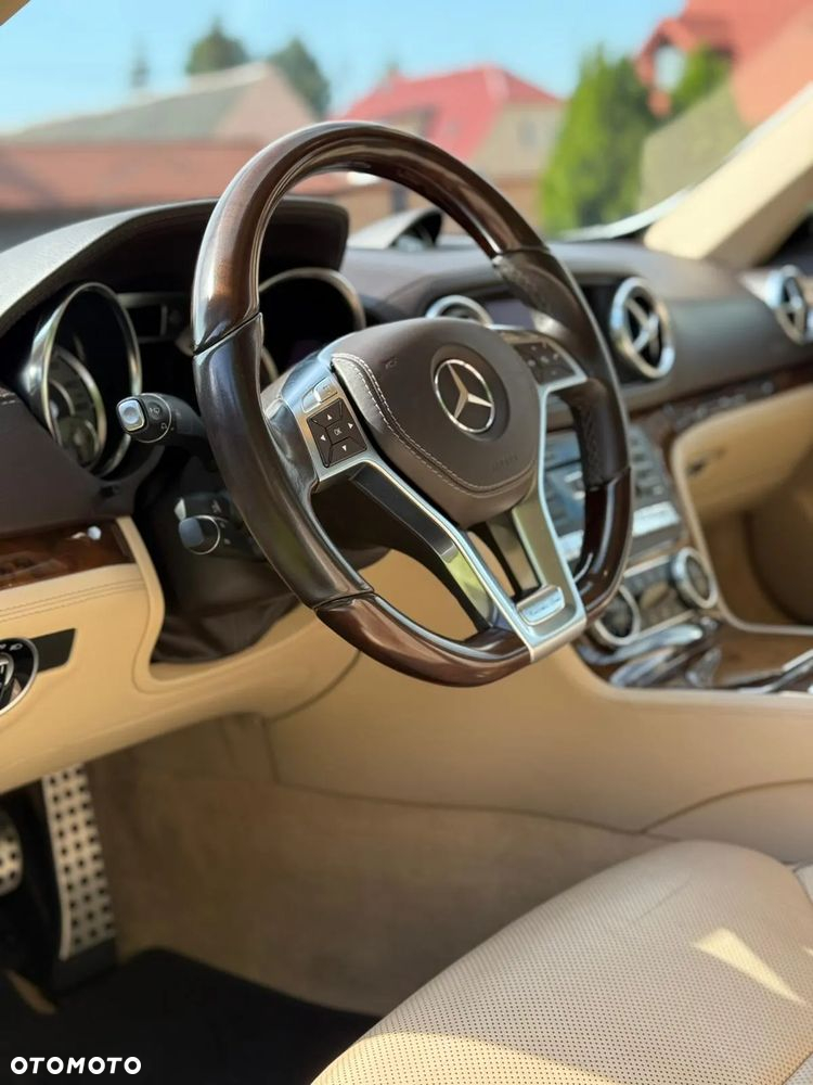 Mercedes-Benz SL 500 BlueEff - 9
