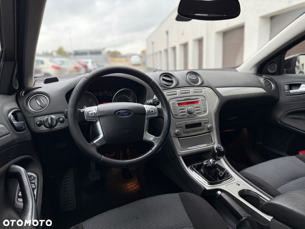 Ford Mondeo 2.0 TDCi Ambiente - 9