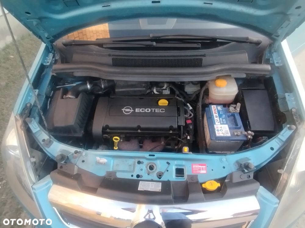 Opel Zafira - 10