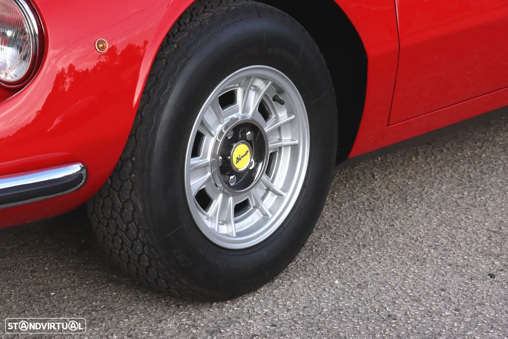 Ferrari Dino - 8