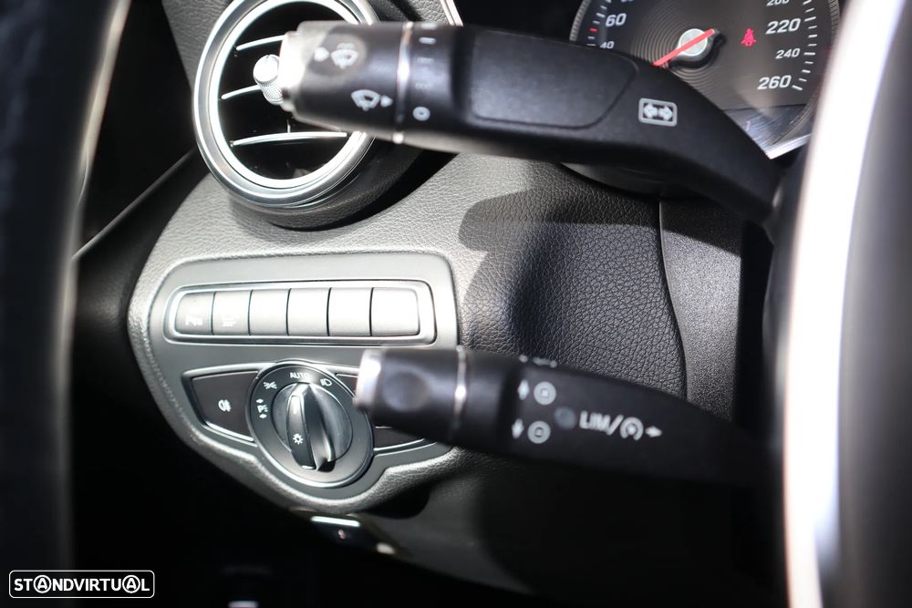 Mercedes-Benz GLC 250 d 4Matic 9G-TRONIC AMG Line - 23