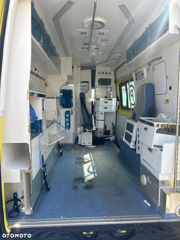 Mercedes-Benz SPRINTER - 18